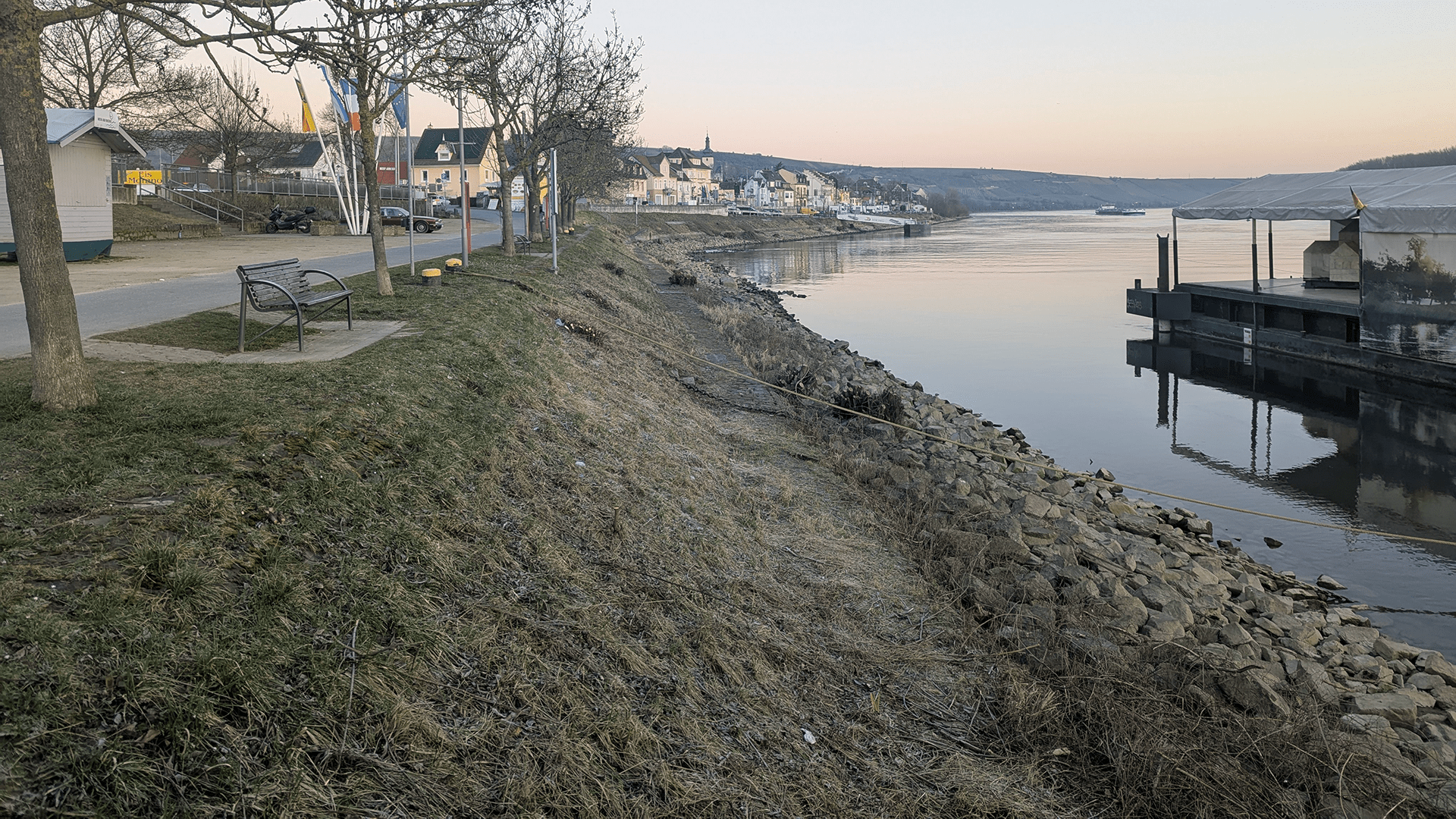 Rheinufer bei Nierstein